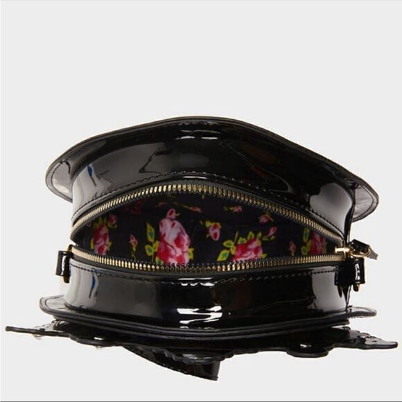 Betsey Johnson Crossbody Handbag Kitsch Sugar Skull Ginger Bread Man Shiny - Picture 9 of 16